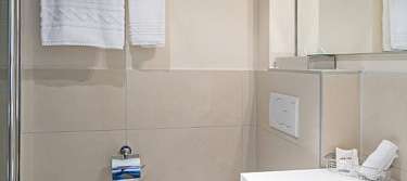 Bathroom Single Room 